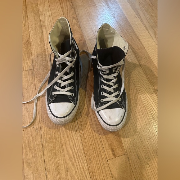 Converse Chuck Taylor Men’s All Star Canvas Black/White High-Top Sneakers(12) - Picture 3 of 11